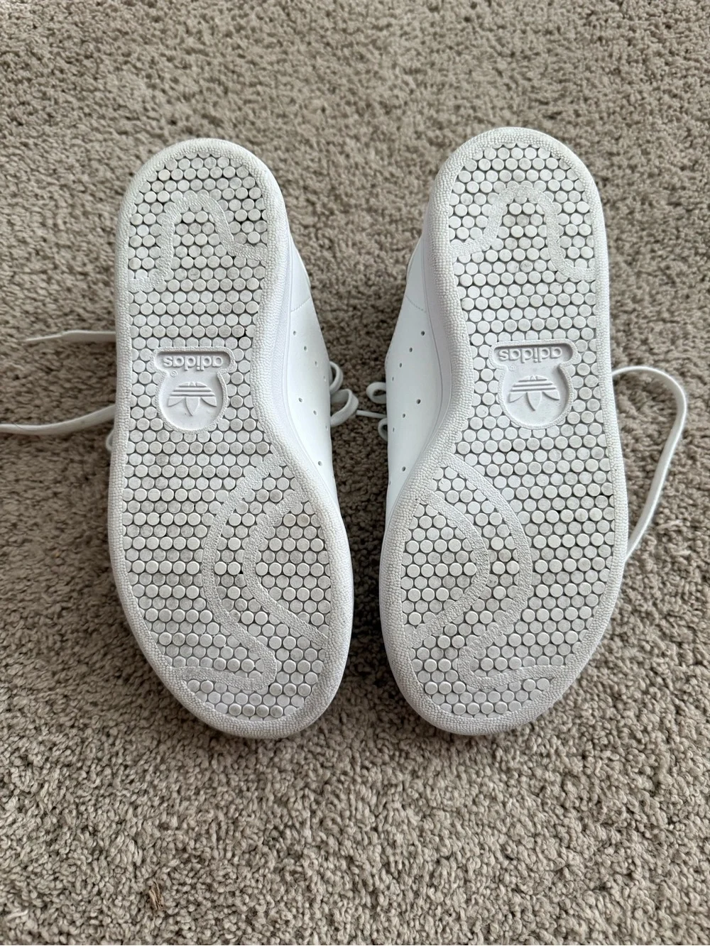 Like New Adidas Stan Smith big kid size 4